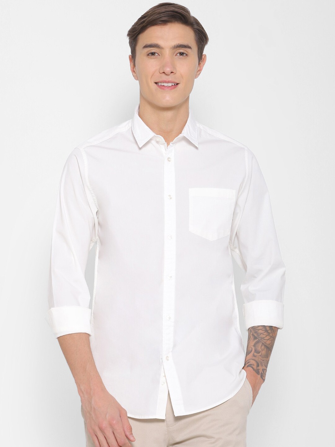 

FOREVER 21 Men White Slim Fit Solid Casual Shirt