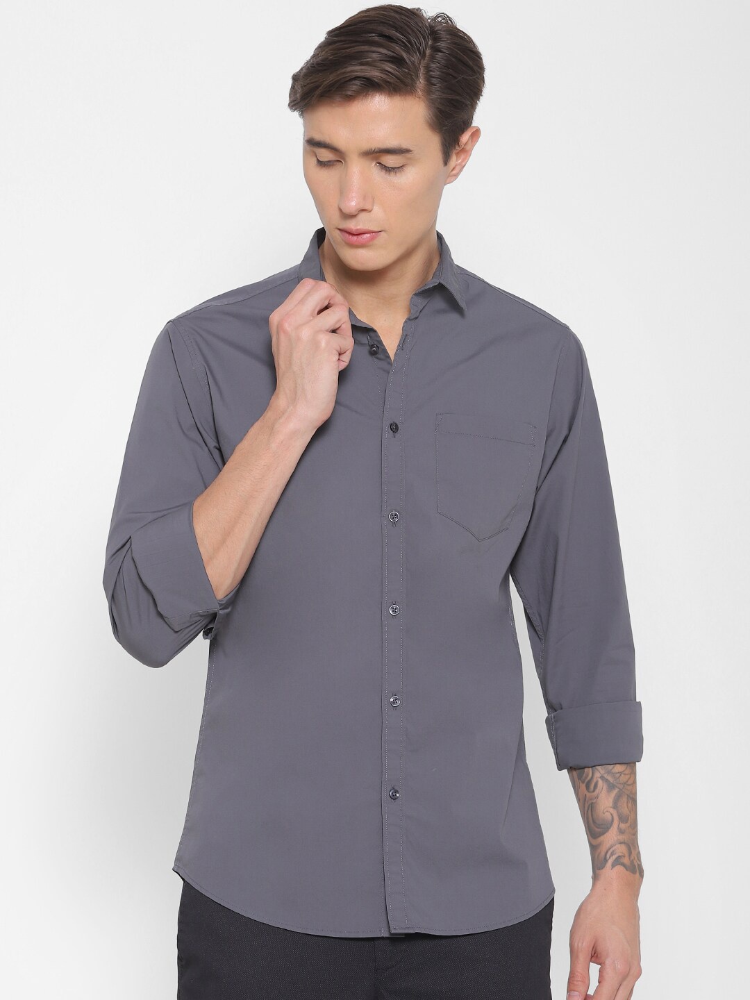 

FOREVER 21 Men Grey Slim Fit Solid Casual Shirt