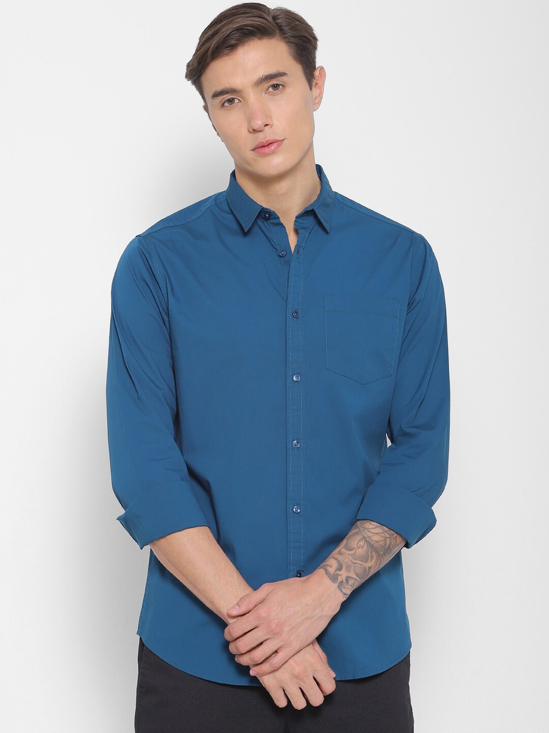 

FOREVER 21 Men Blue Slim Fit Solid Casual Shirt