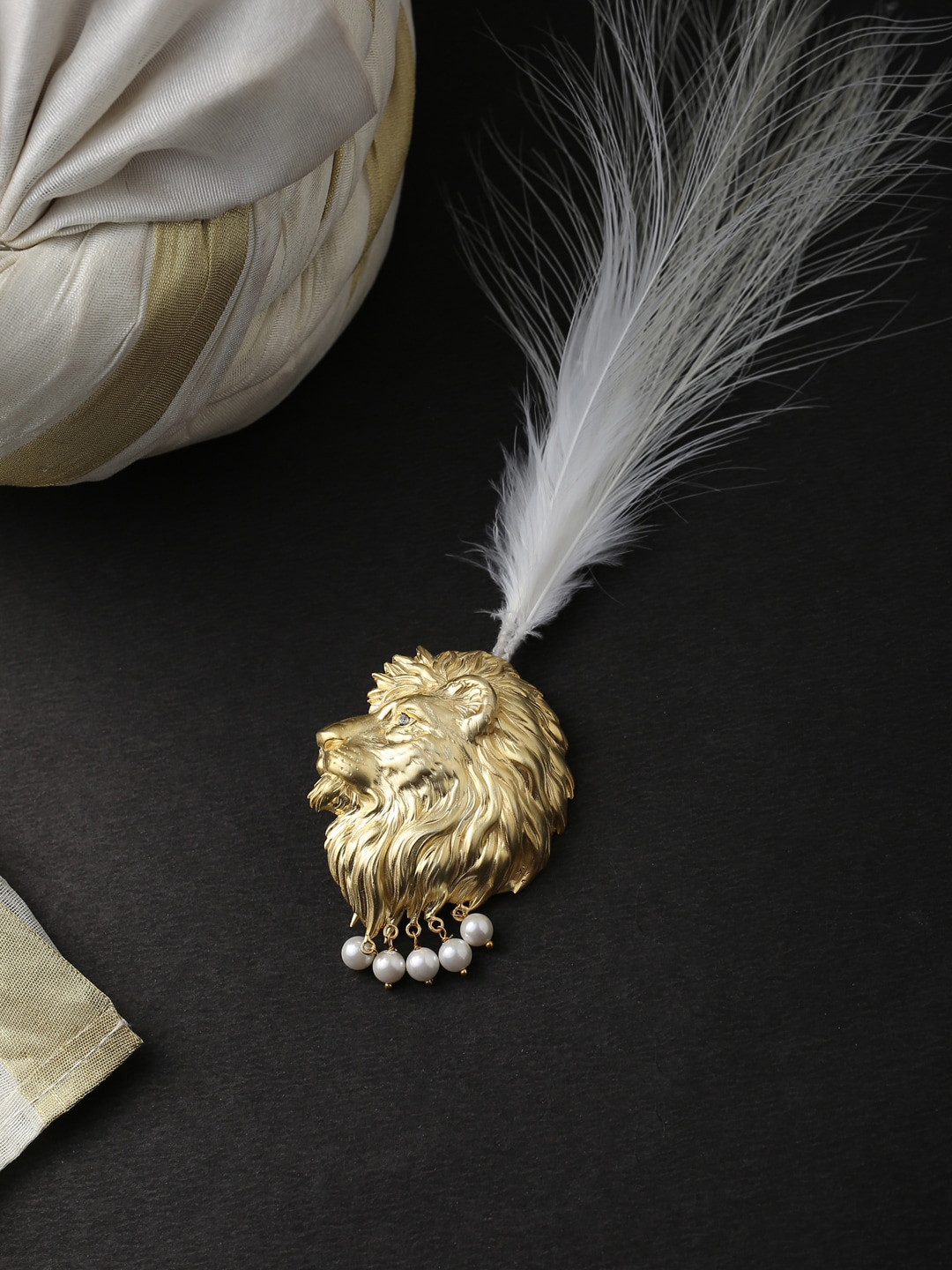 

COSA NOSTRAA Men Gold-Toned The Lion Of Judah Kalangi