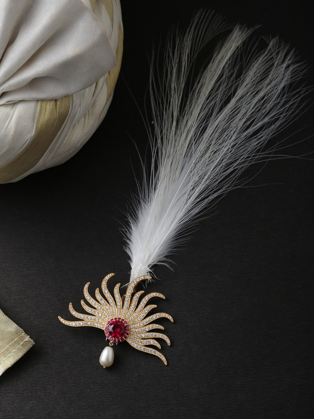 COSA NOSTRAA Men Gold-Toned & Red Stone-Studded Maharaja Kalangi