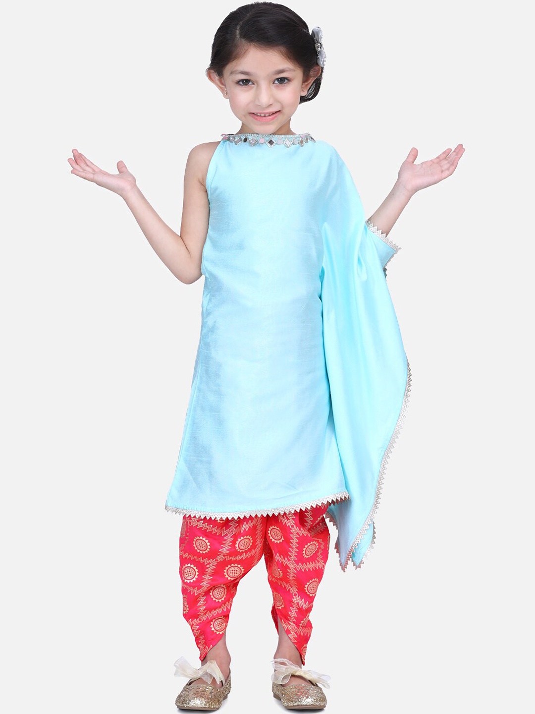 

LilPicks Girls Blue & Red Solid Kurta with Dhoti Pants
