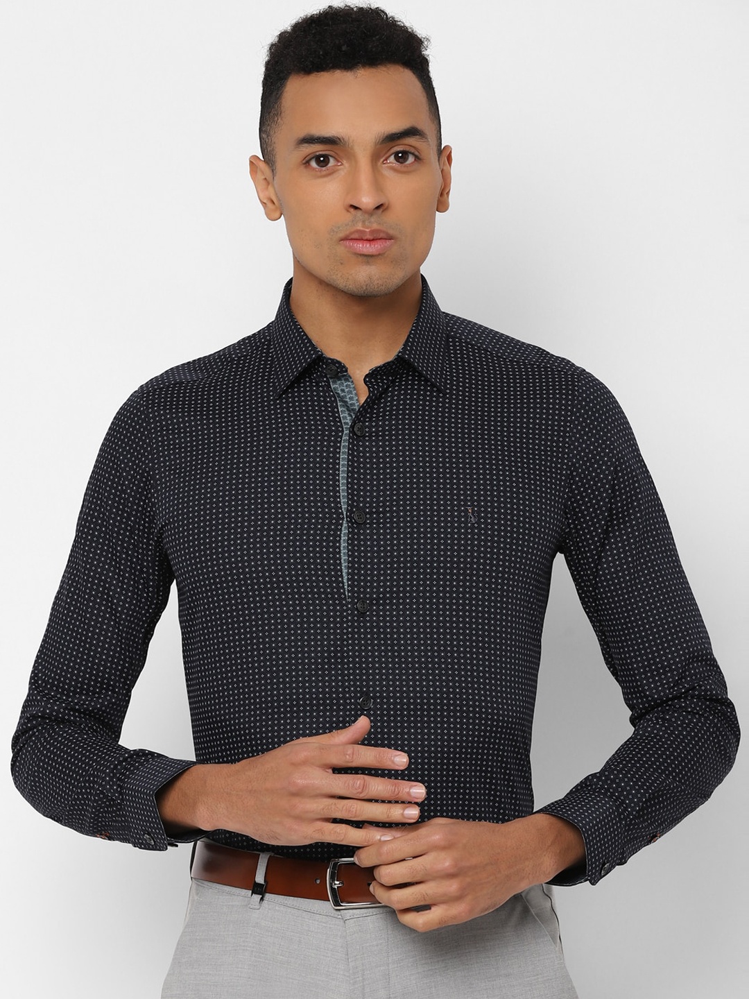 SIMON CARTER LONDON Men Navy Blue Slim Fit Printed Casual Shirt