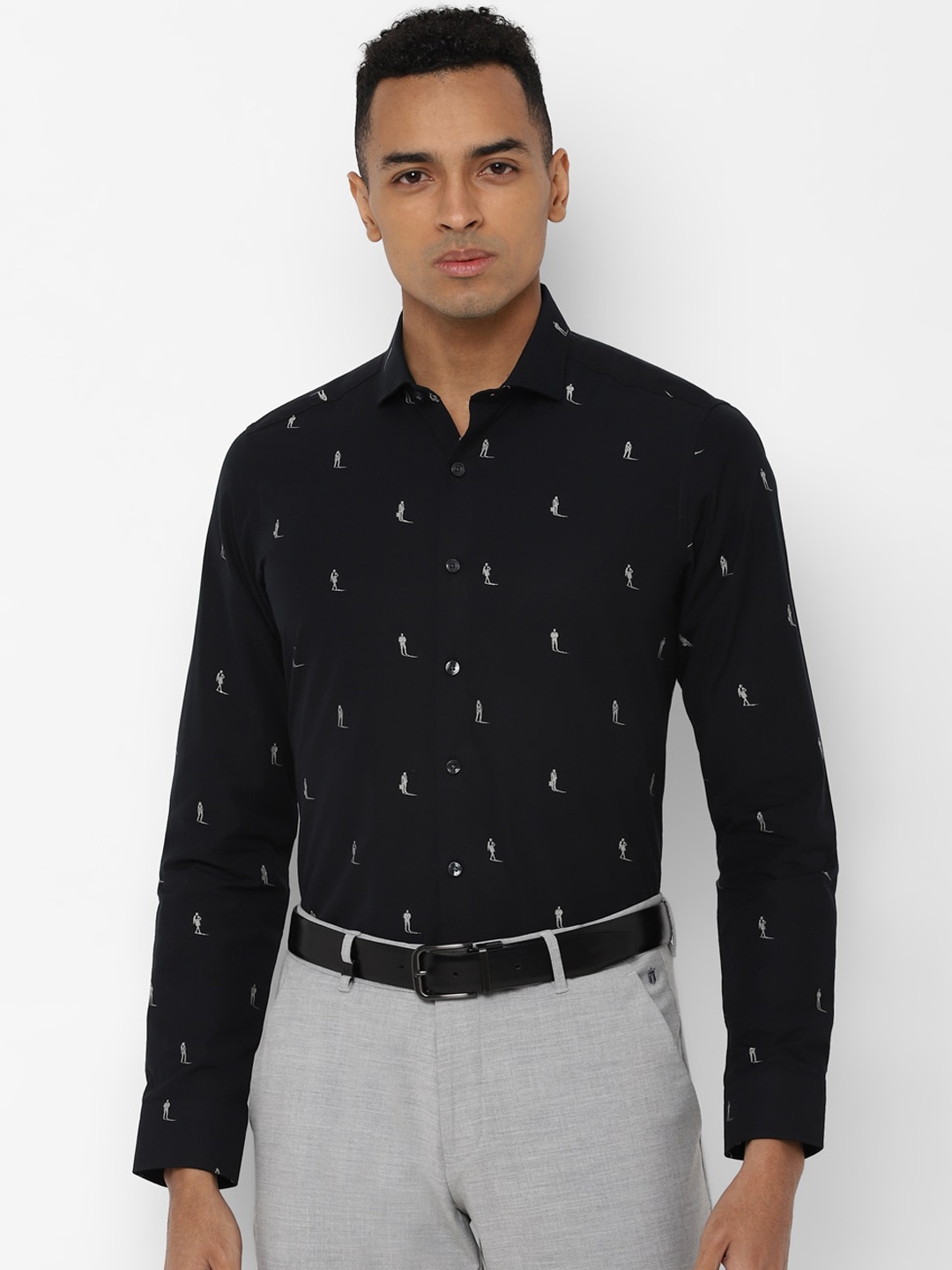 

SIMON CARTER LONDON Men Black & White Slim Fit Printed Formal Shirt