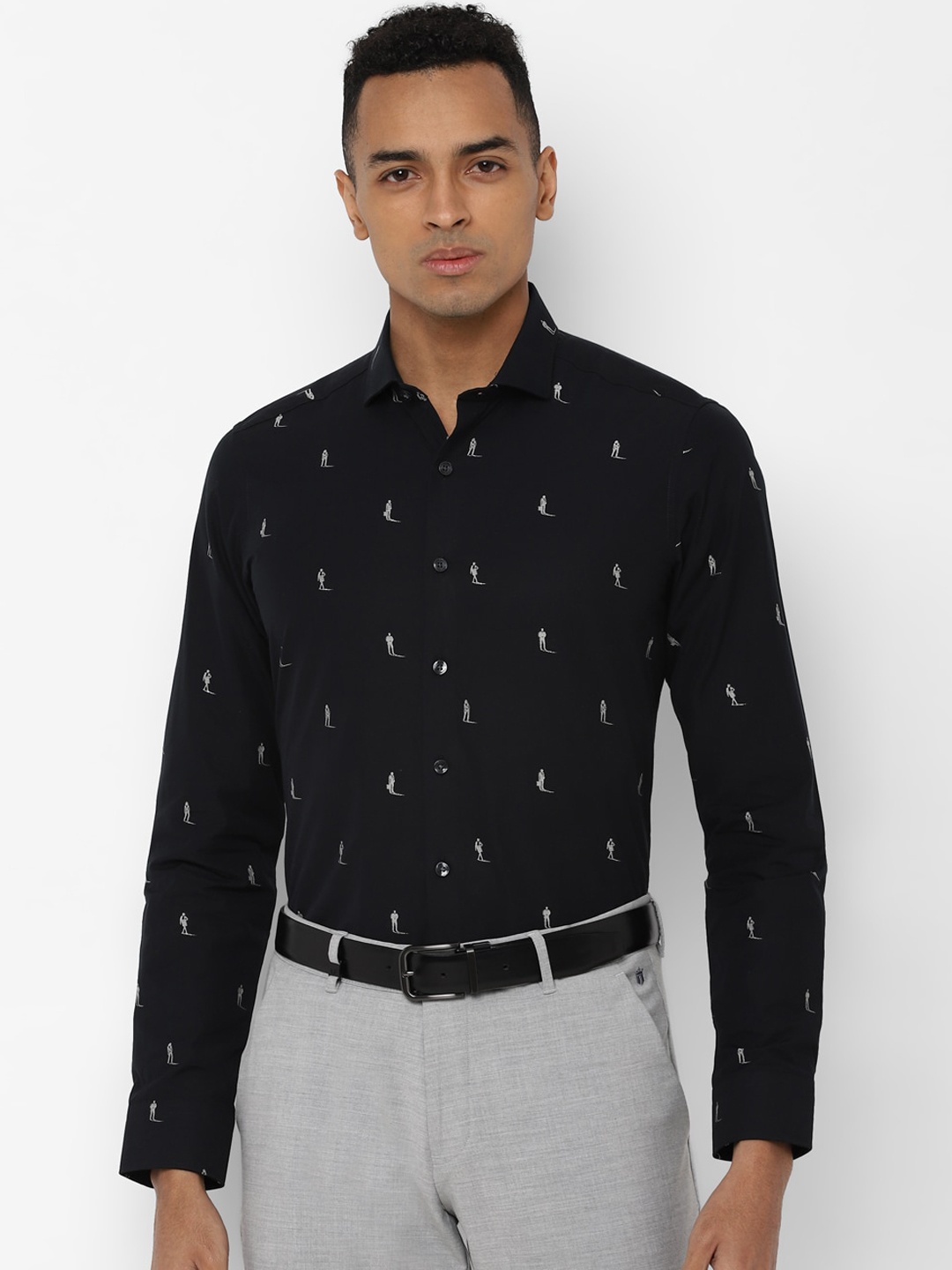 

SIMON CARTER LONDON Men Black & White Slim Fit Printed Formal Shirt
