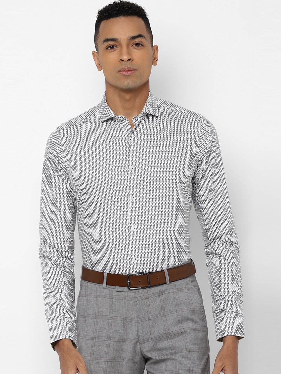 

SIMON CARTER LONDON Men White & Black Slim Fit Printed Casual Shirt