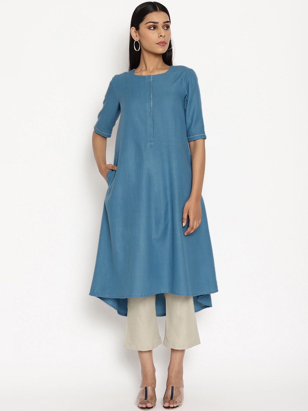 

trueBrowns Women Blue & Cream-Coloured Solid Kurta with Trousers