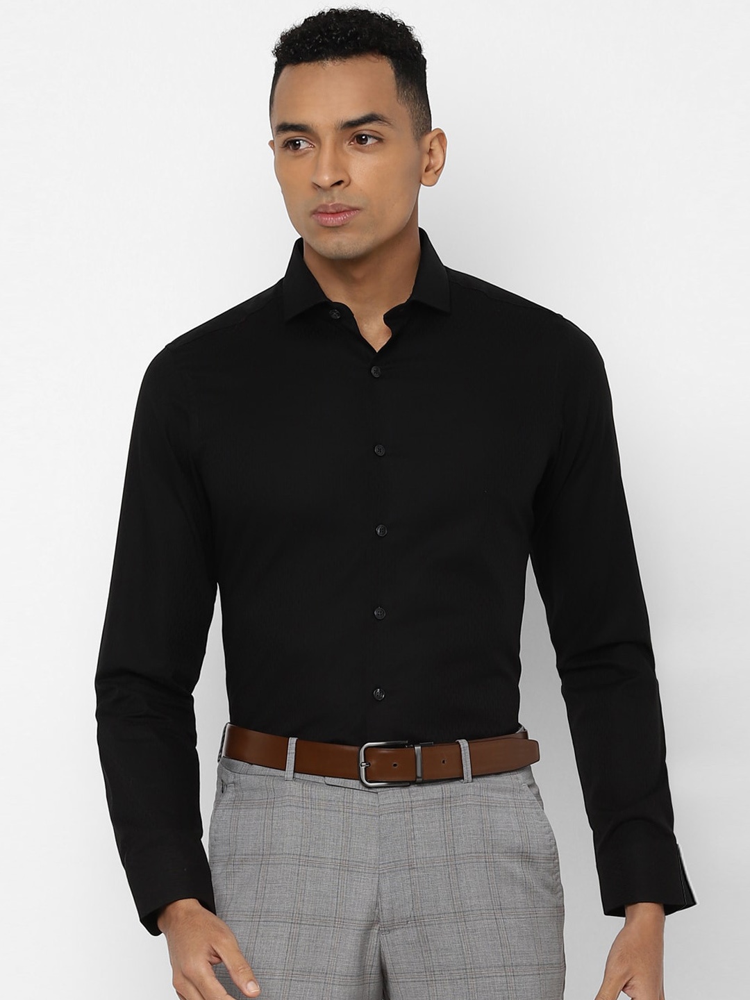 

SIMON CARTER LONDON Men Black Slim Fit Solid Formal Shirt