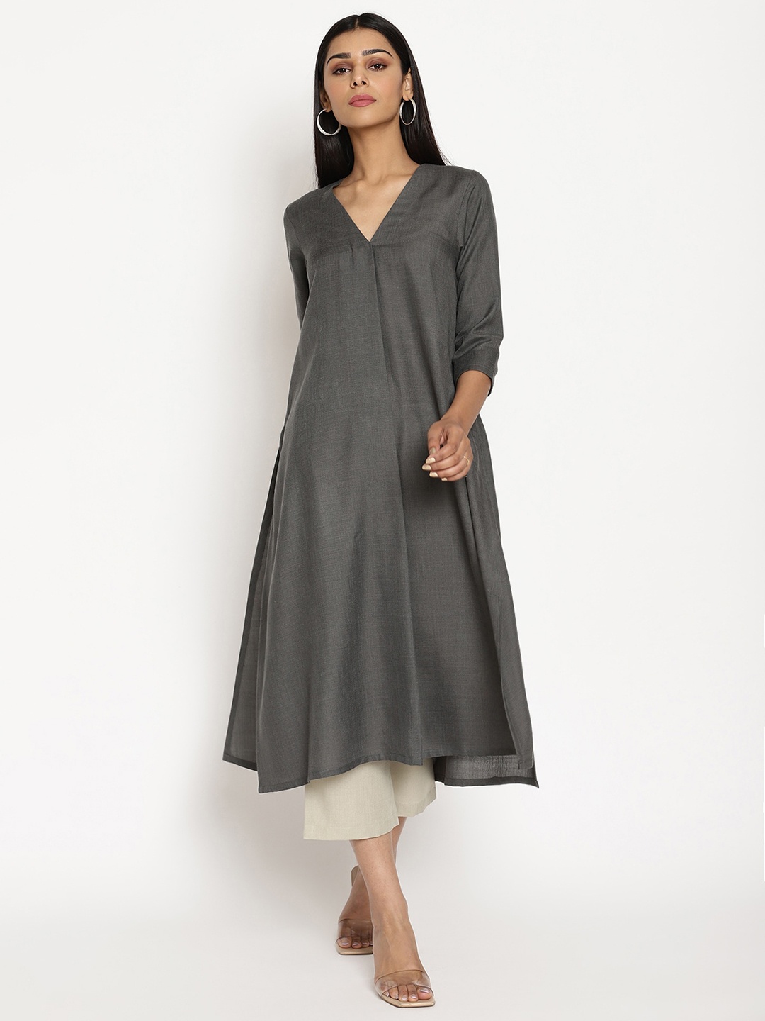 

trueBrowns Women Grey & Cream-Coloured Solid Kurta with Palazzos