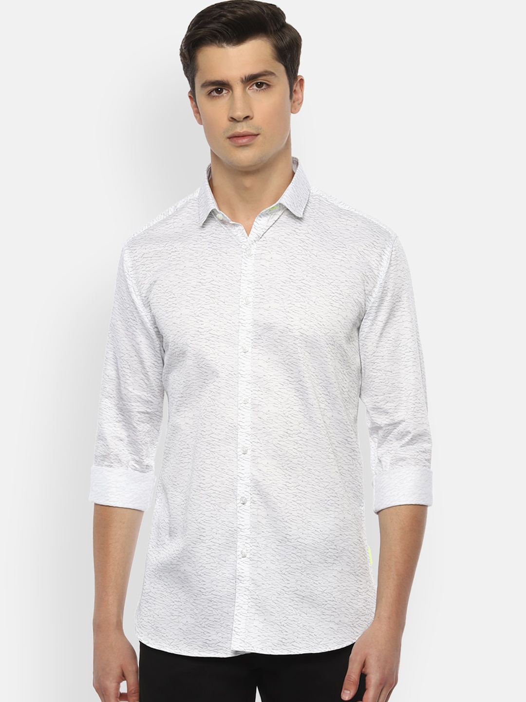

V Dot Men White Slim Fit Printed Pure Cotton Casual Shirt