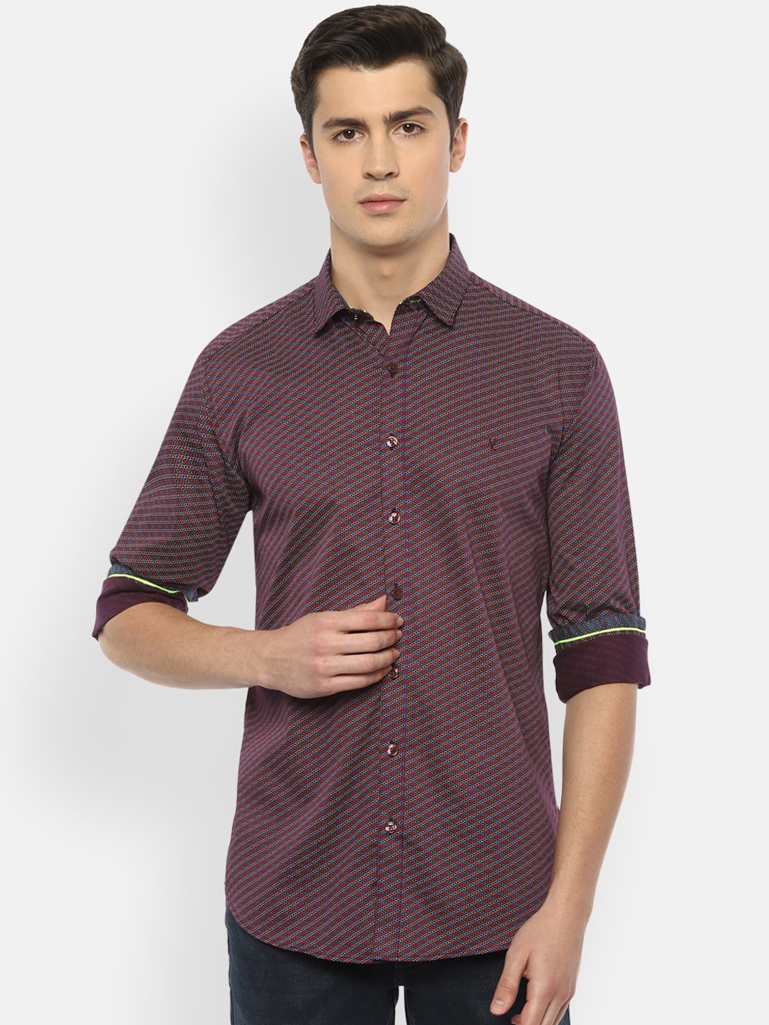 

V Dot Men Maroon Slim Fit Printed Pure Cotton Casual Shirt