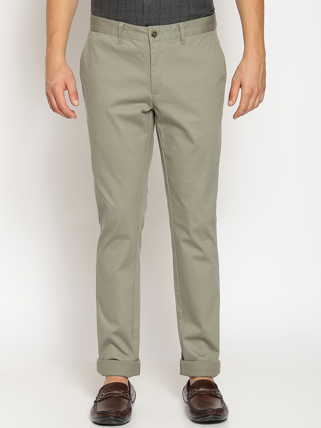 

Basics Men Green Tapered Fit Solid Chinos