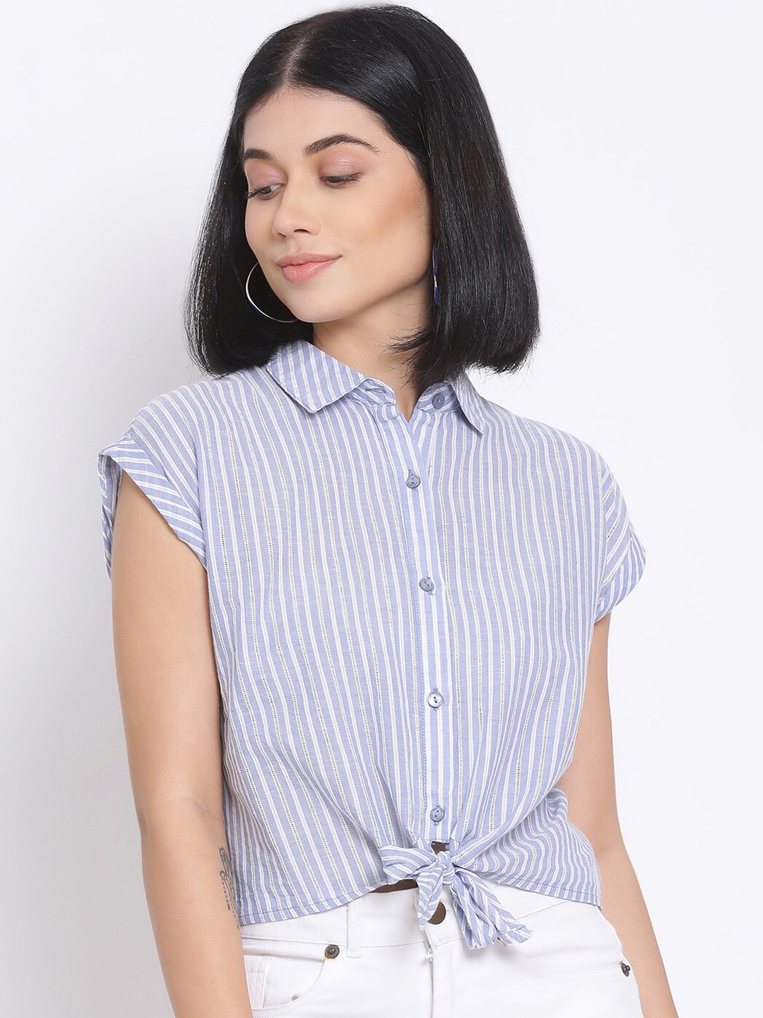 

Oxolloxo Women White & Blue Regular Fit Striped Waist Tie-Up Casual Shirt