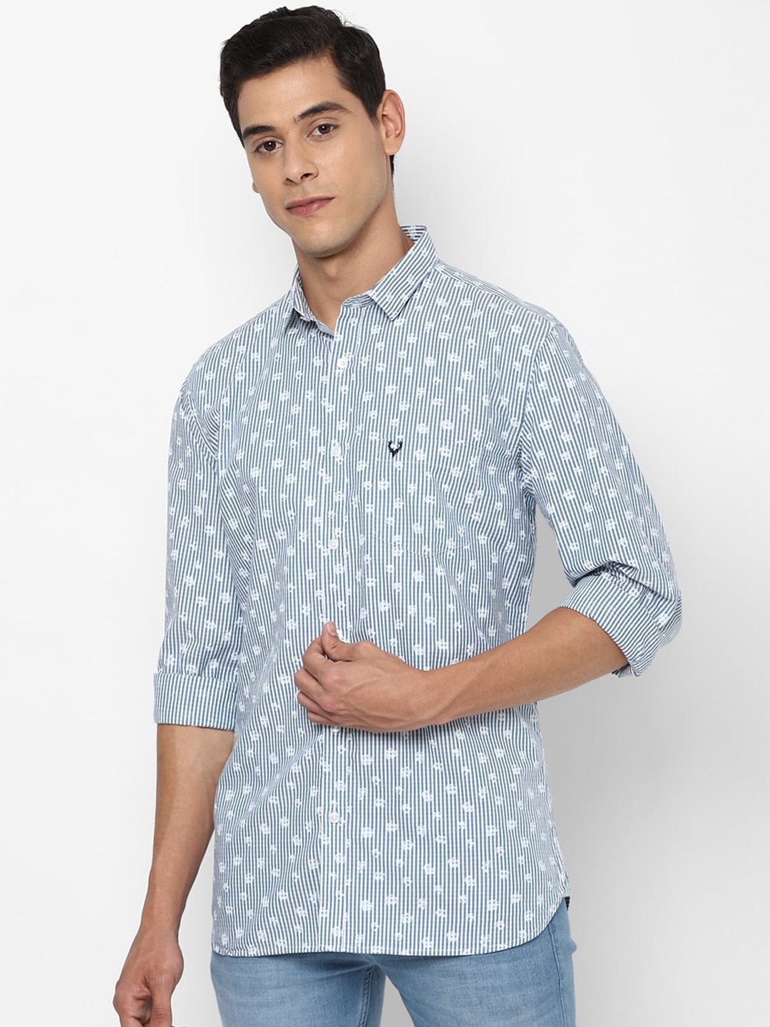 

Allen Solly Men Blue & White Slim Fit Striped Casual Shirt