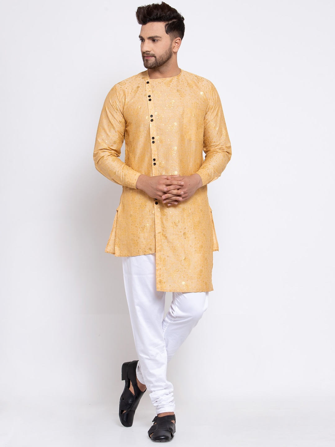 

KLOTTHE Men Gold-Toned Floral Kurta