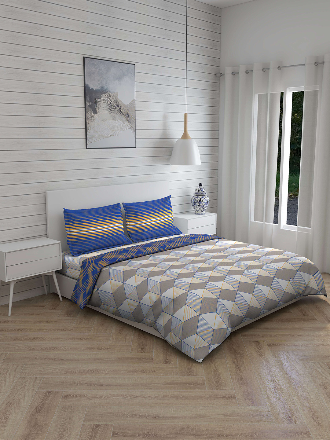 

Layers Blue & Yellow Geometric 140 TC Double Queen Bedding Set