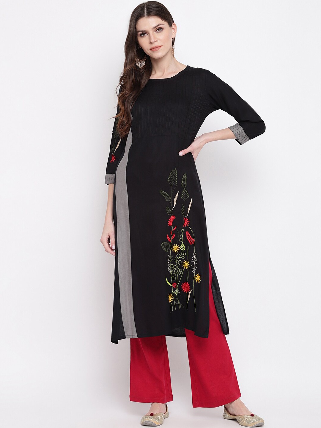 

Vbuyz Women Black Floral Embroidered Thread Work Floral Kurta
