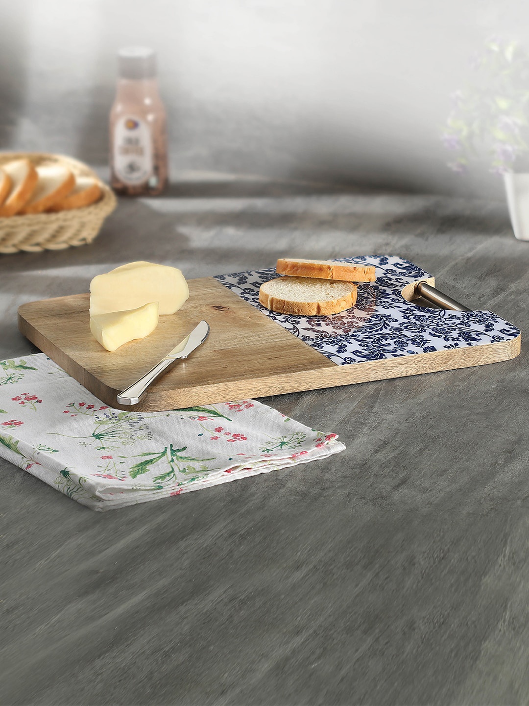 

WOODSMYTHS Blue & White Floral Half Decal Printed Chopping Board