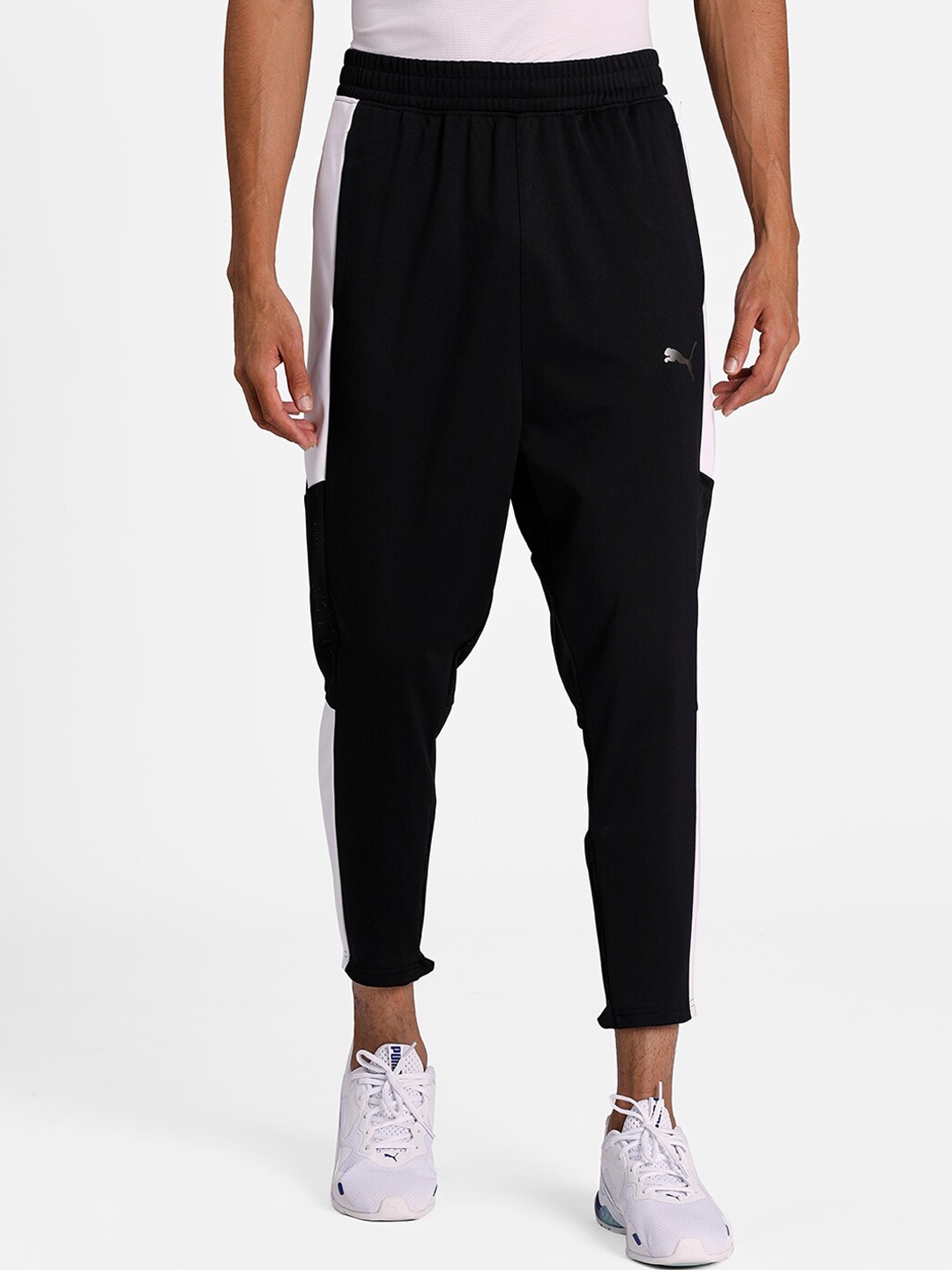 

Puma Men Black Striped Slim-Fit TRAIN FAV BLASTER Track Pants