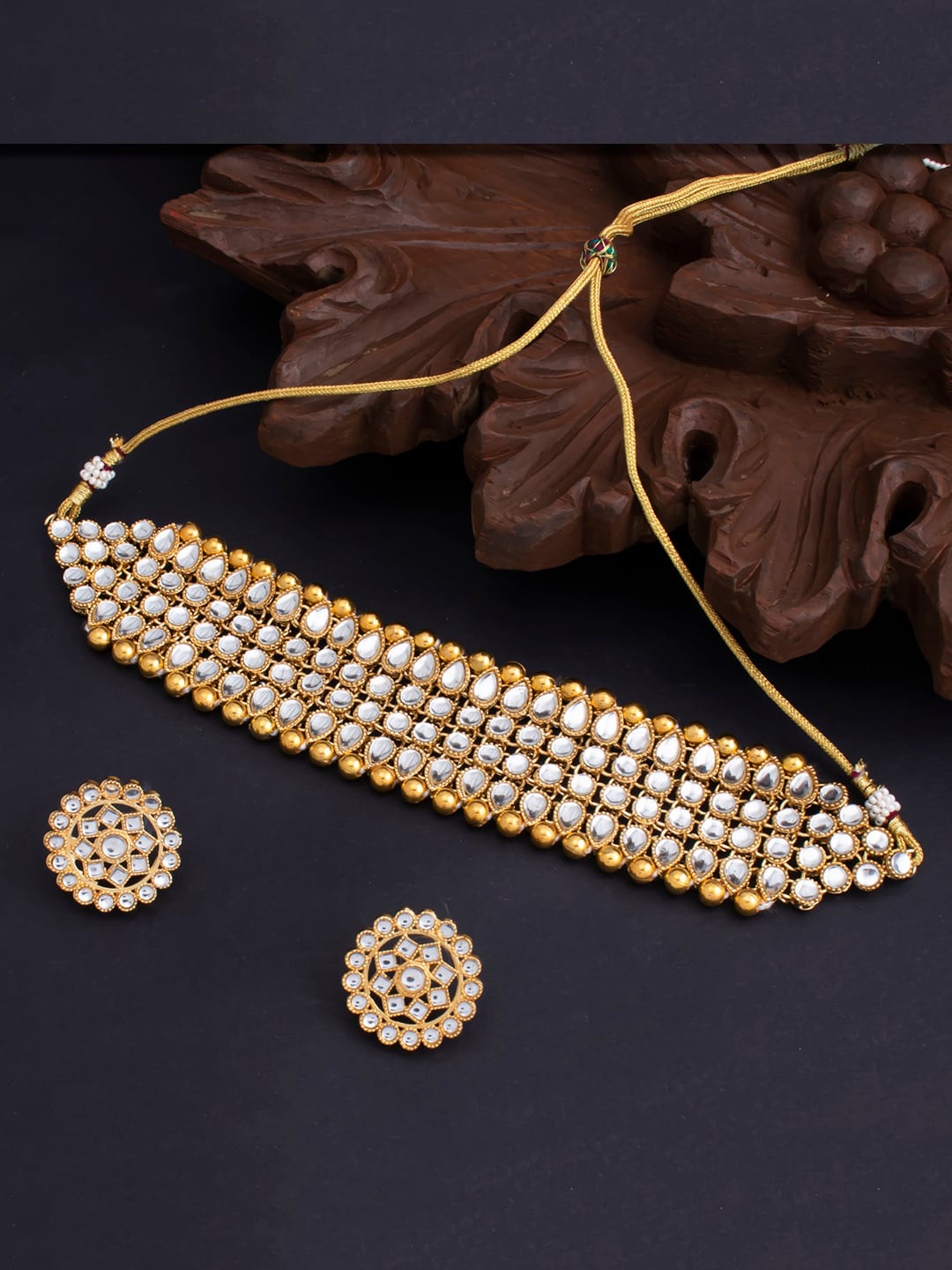 

Sukkhi Gold-Plated White Kundan-Studded & Pearl Beaded Sustainable Jewellery Set