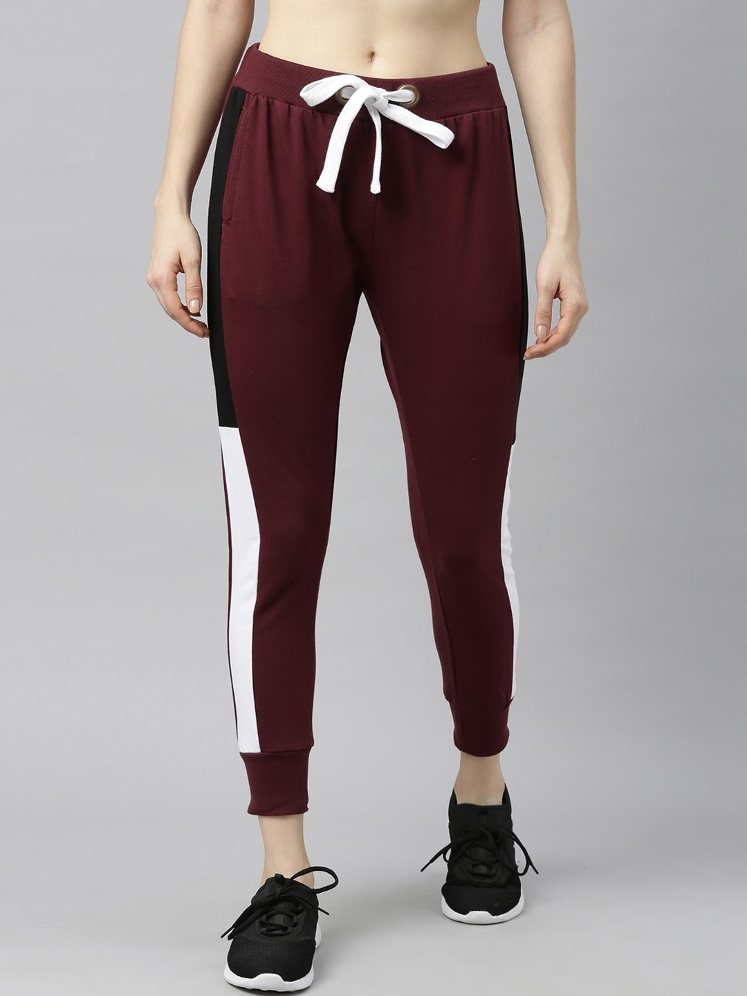 

Bushirt Women Maroon & Black Pure Cotton Solid Slim-Fit Joggers