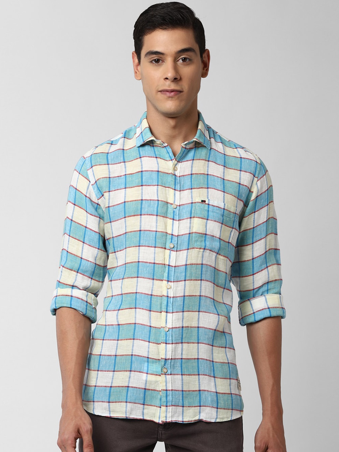 

Peter England Casuals Men Blue & White Slim Fit Checked Casual Shirt