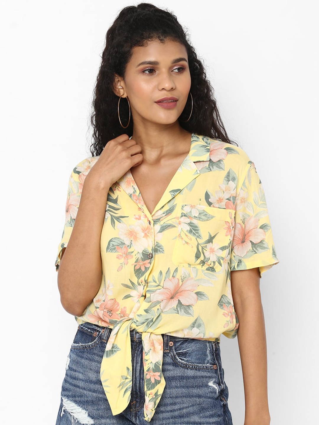 

AMERICAN EAGLE OUTFITTERS Women Yellow Regular Fit Floral Printed Casual Shirt