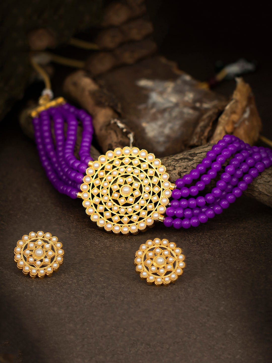 

Sukkhi Gold-Plated Purple & White Pearl-Studded & Beaded Sustainable Jewellery Set