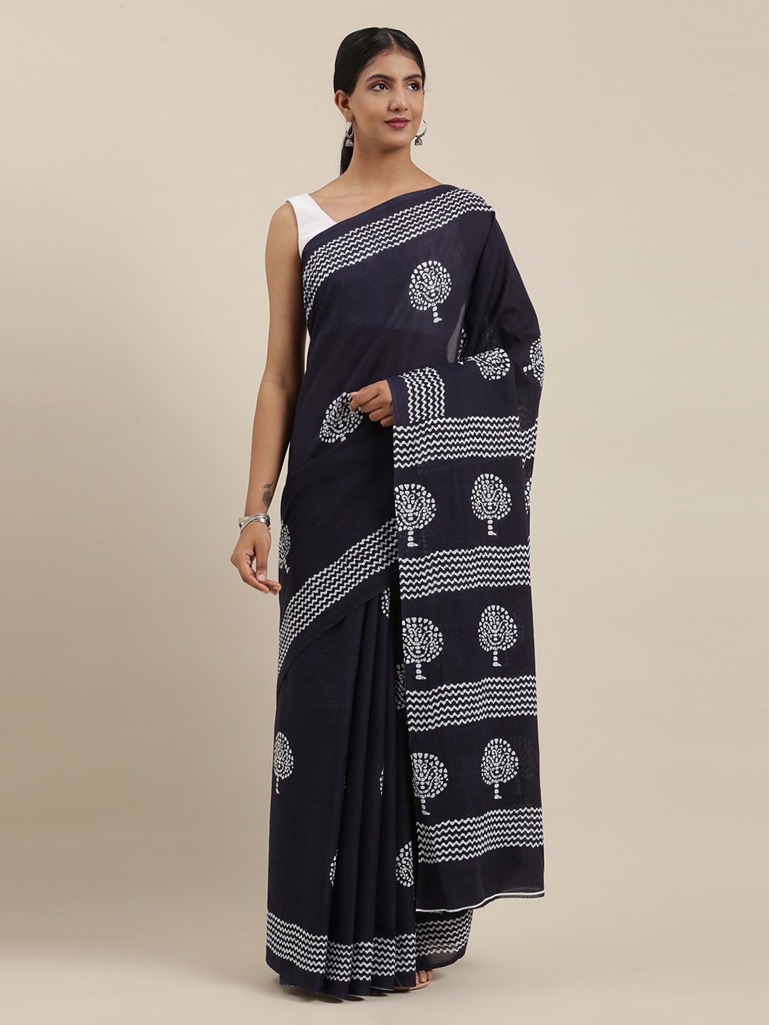 

The Chennai Silks Navy Blue & White Pure Cotton Printed Saree