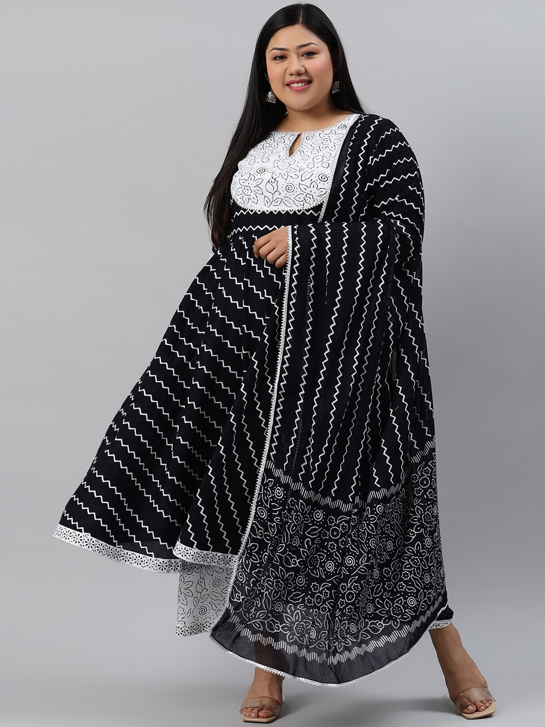 

EXTRA LOVE BY LIBAS Women Plus Size Black & White Printed Kurta with Trousers & Dupatta