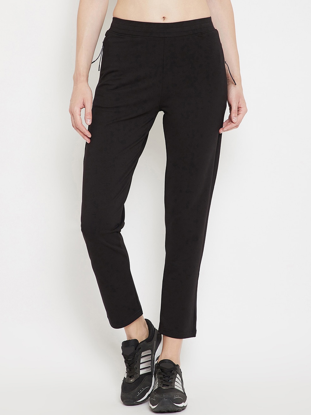 

Okane Women Black Solid Joggers