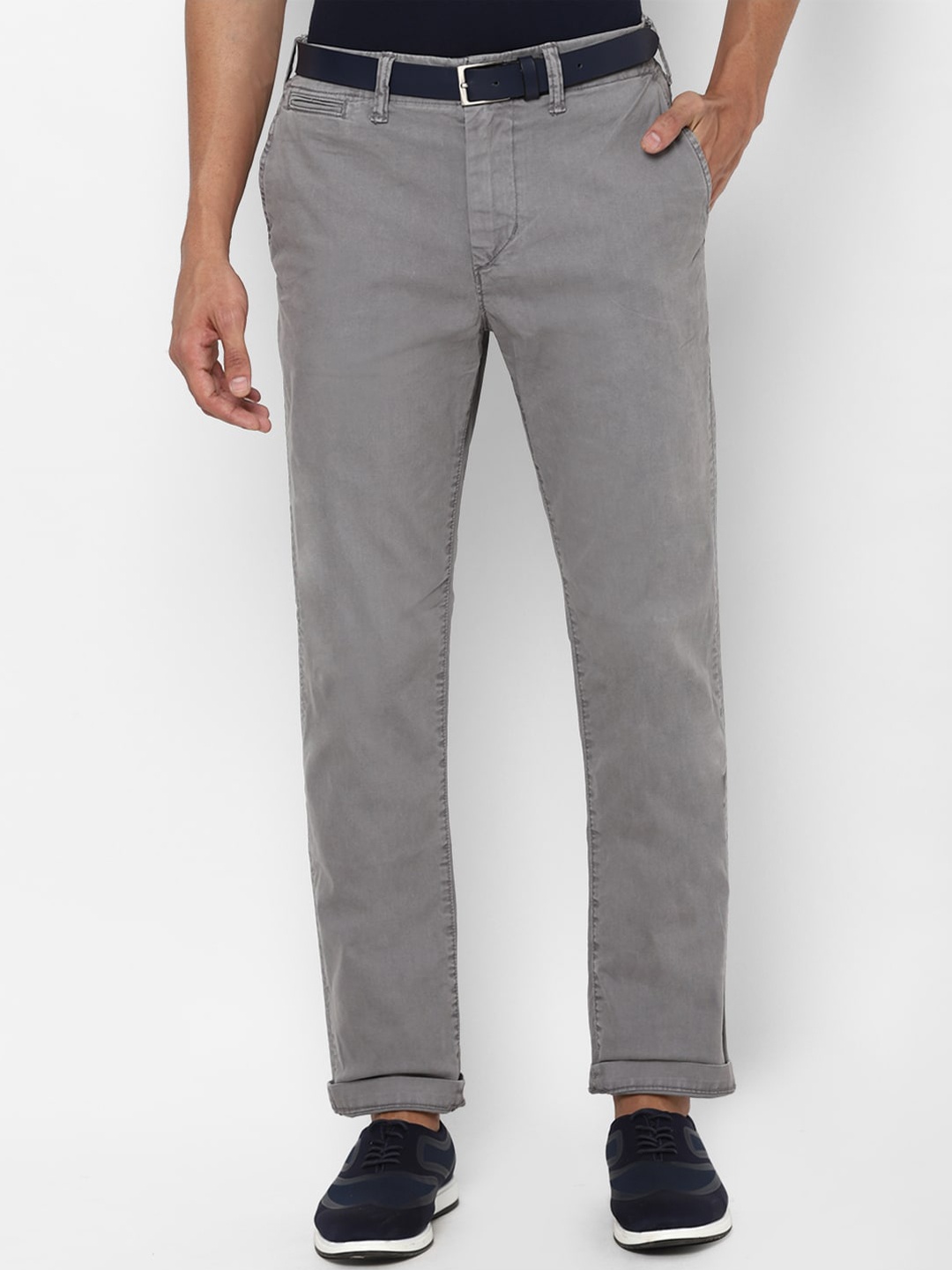 

AMERICAN EAGLE OUTFITTERS Men Grey Slim Fit Solid Chinos