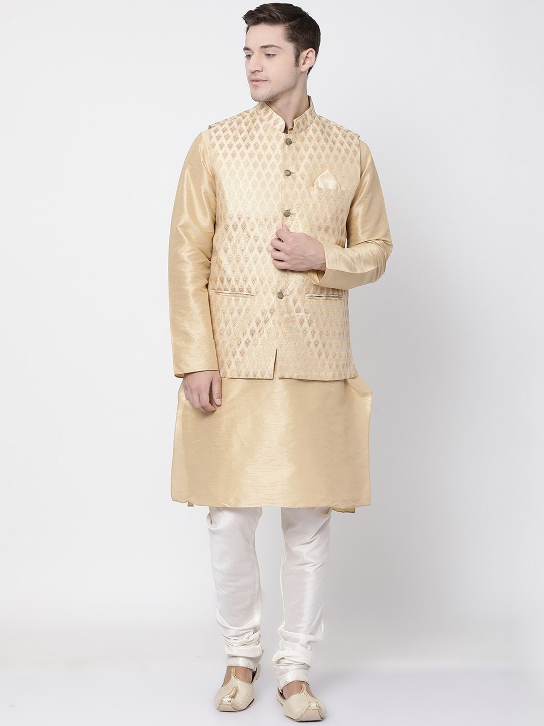 

TABARD Men Beige & White Solid Kurta with Churidar & Jacket