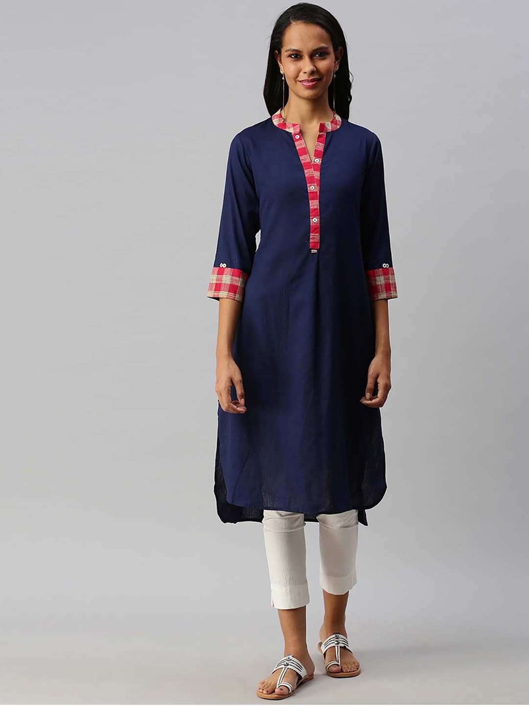 

Soch Women Navy Blue & Red Solid Roll-Up Sleeves Kurta with Checked Detail
