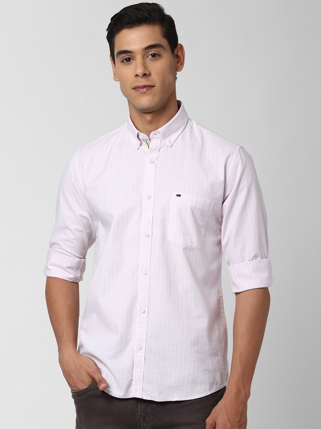 

Peter England Casuals Men Pink Slim Fit Striped Casual Shirt