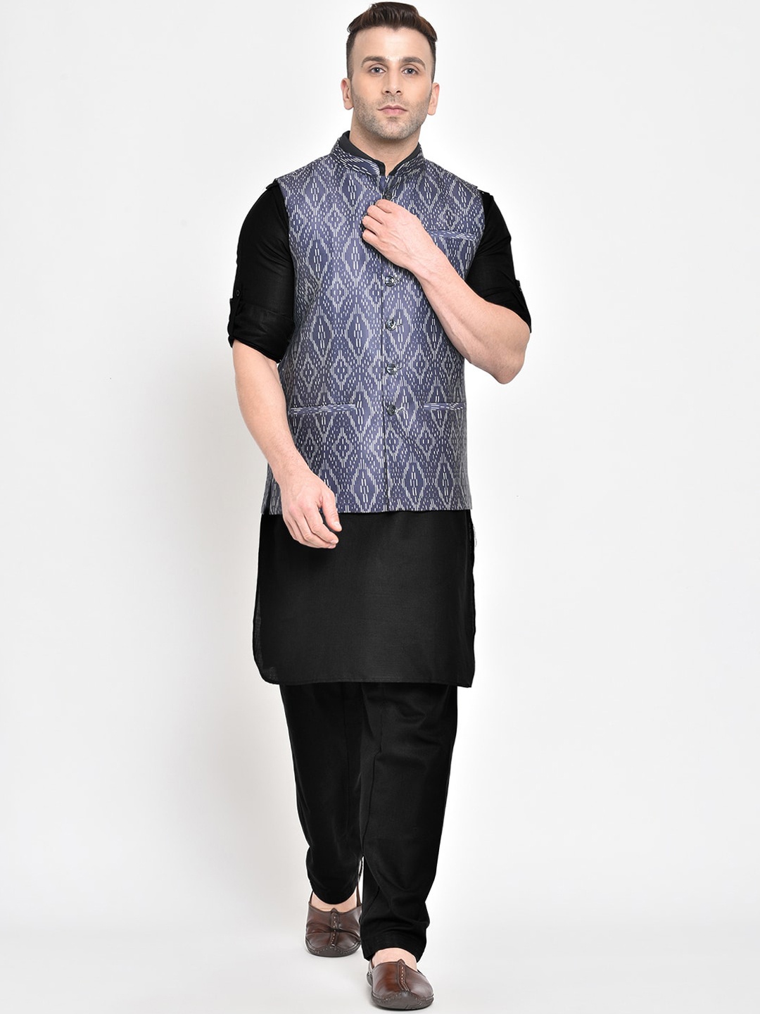 

Hangup Men Black Regular Pure Cotton Kurta with Pyjamas