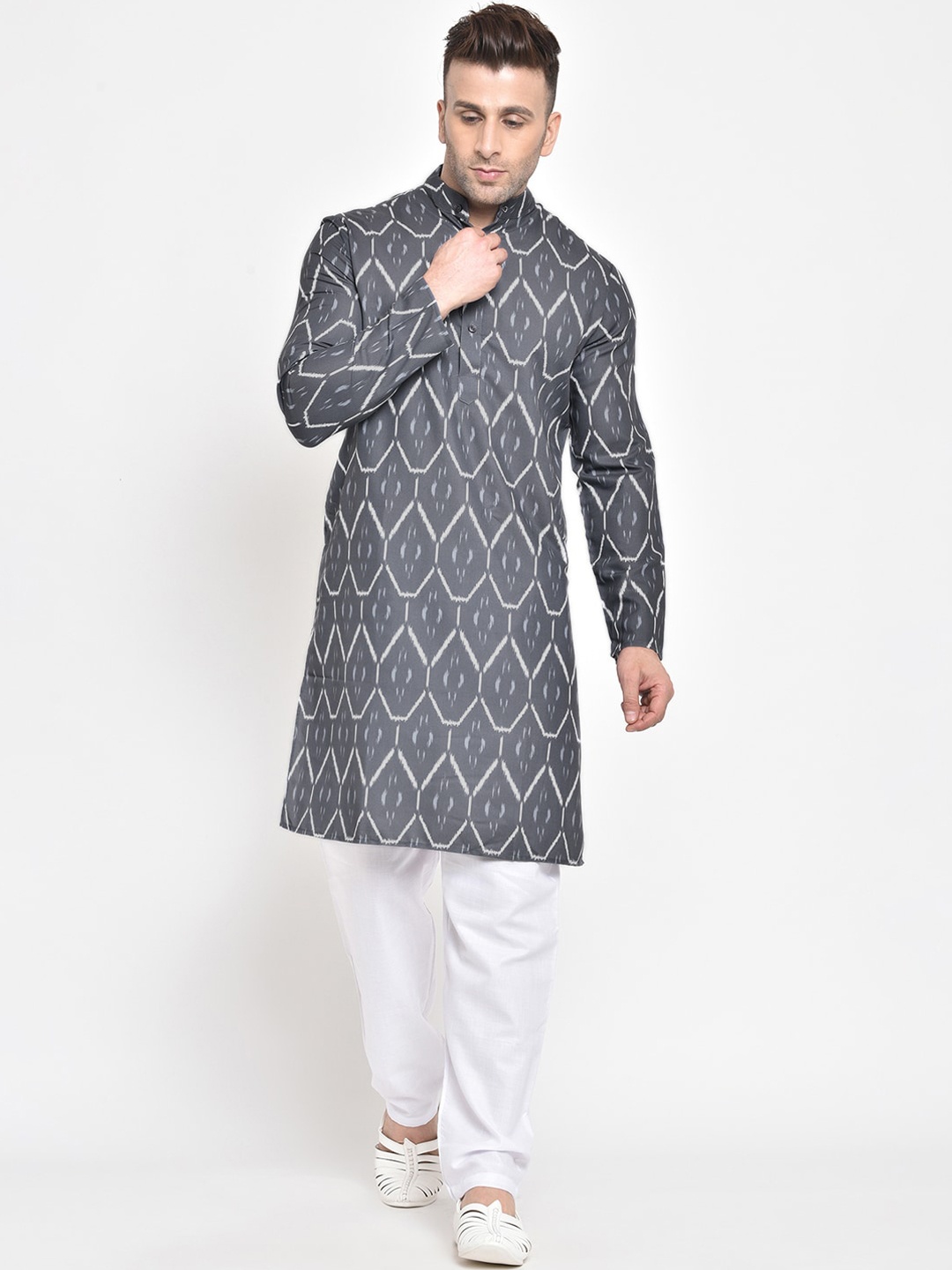 

Hangup Men Grey & White Printed Kurta with Pyjamas