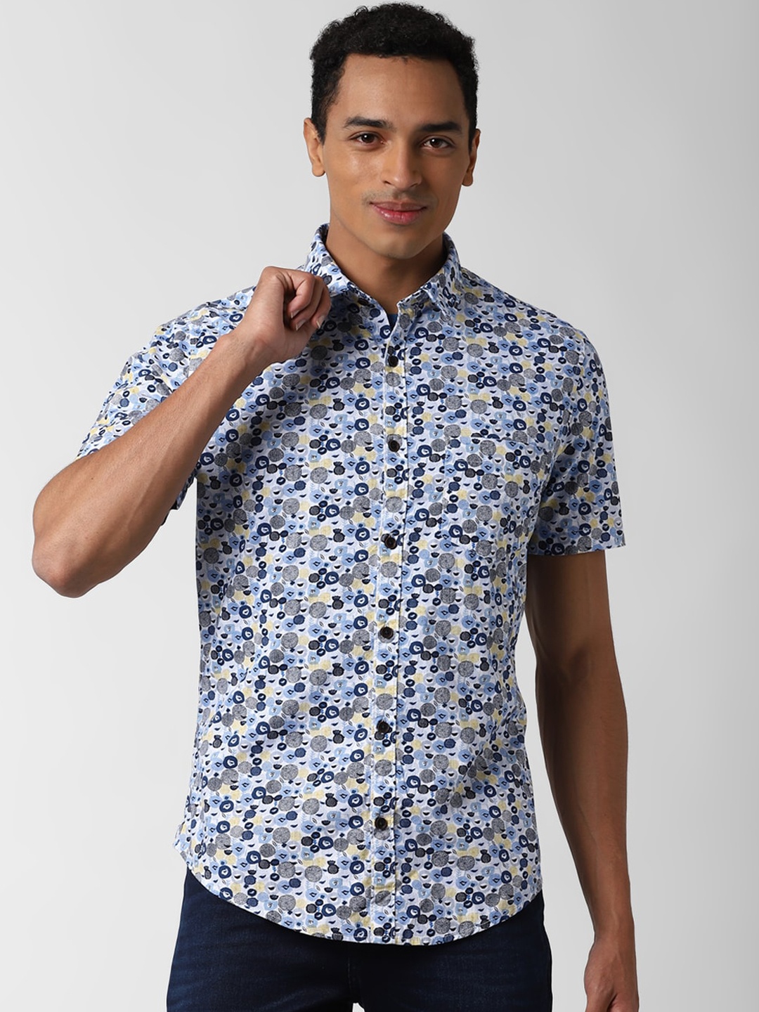 

Peter England Casuals Men Blue Slim Fit Printed Pure Cotton Casual Shirt