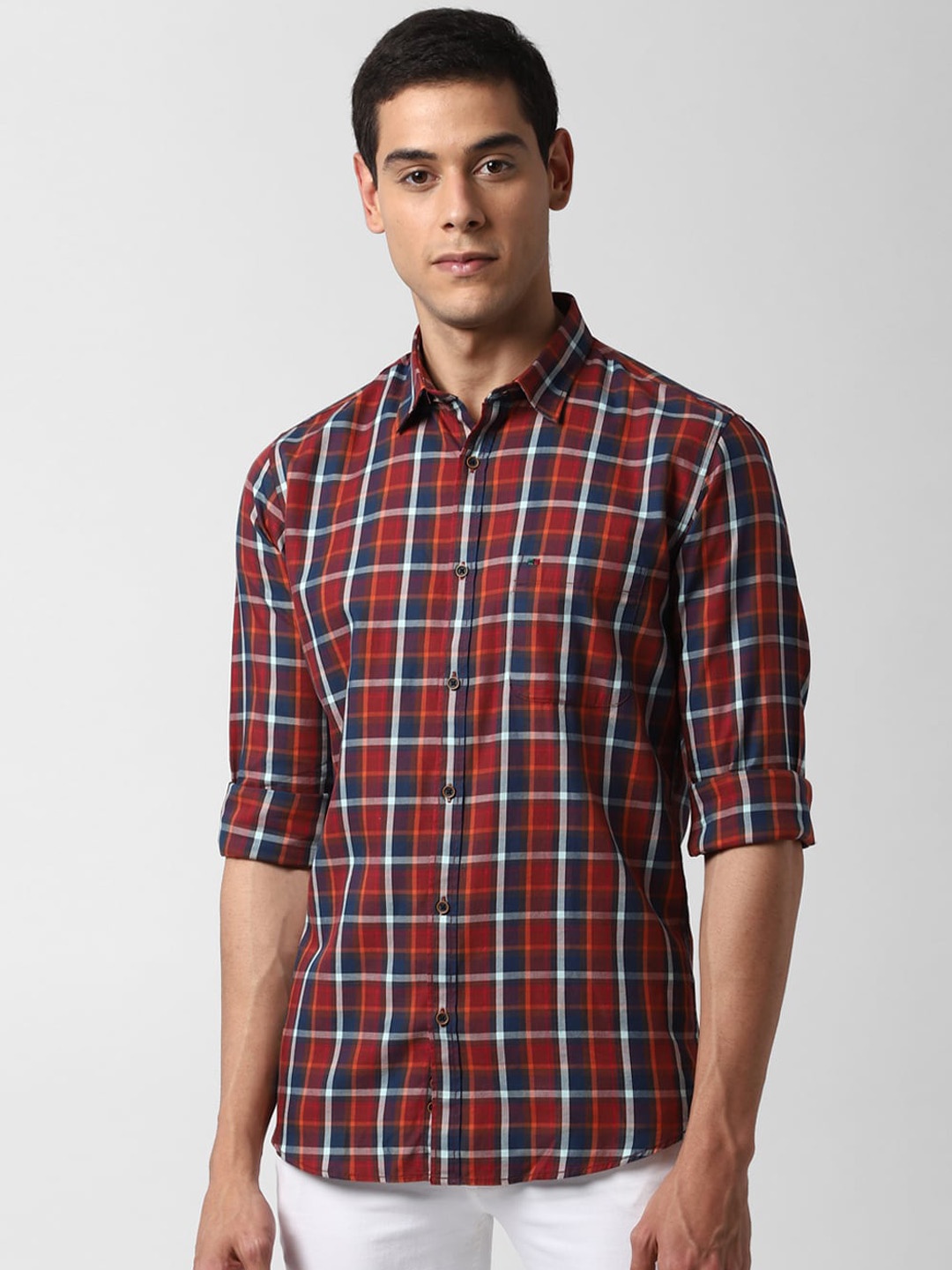

Peter England Casuals Men Red & Navy Blue Slim Fit Checked Pure Cotton Casual Shirt