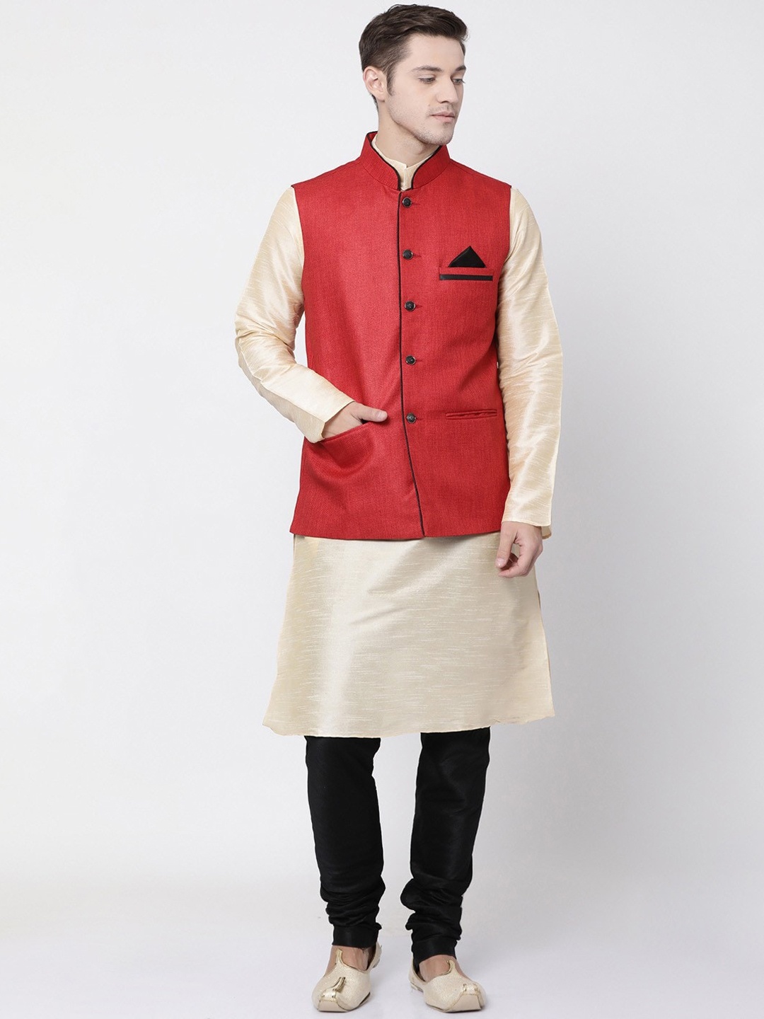 

TABARD Men Beige & Black Solid Kurta with Churidar & Nehru Jacket