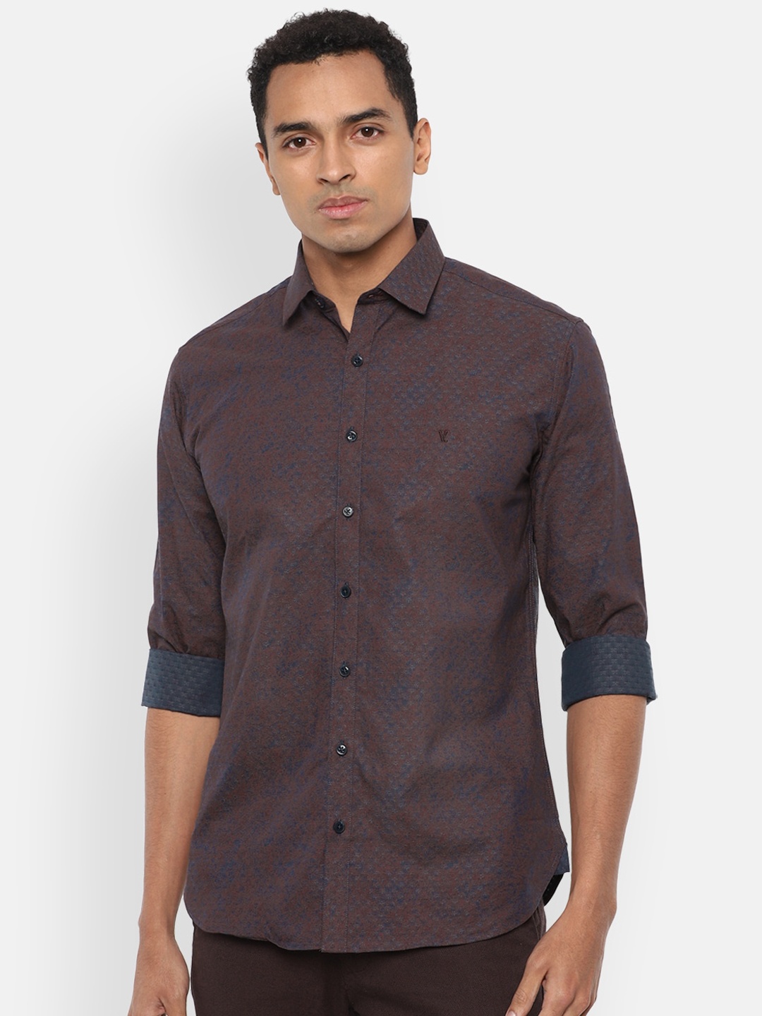 

V Dot Men Brown & Blue Slim Fit Self Design Casual Shirt