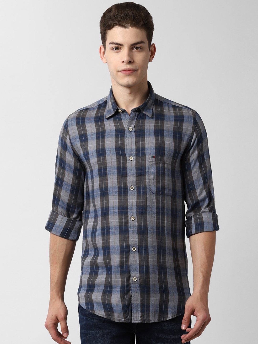 

Peter England Casuals Men Grey Slim Fit Checked Casual Shirt