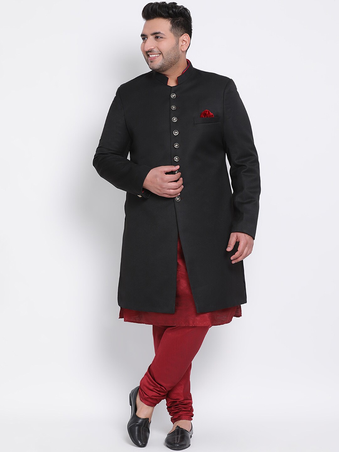 

Hangup Men Plus Size Black & Maroon Solid Sherwani