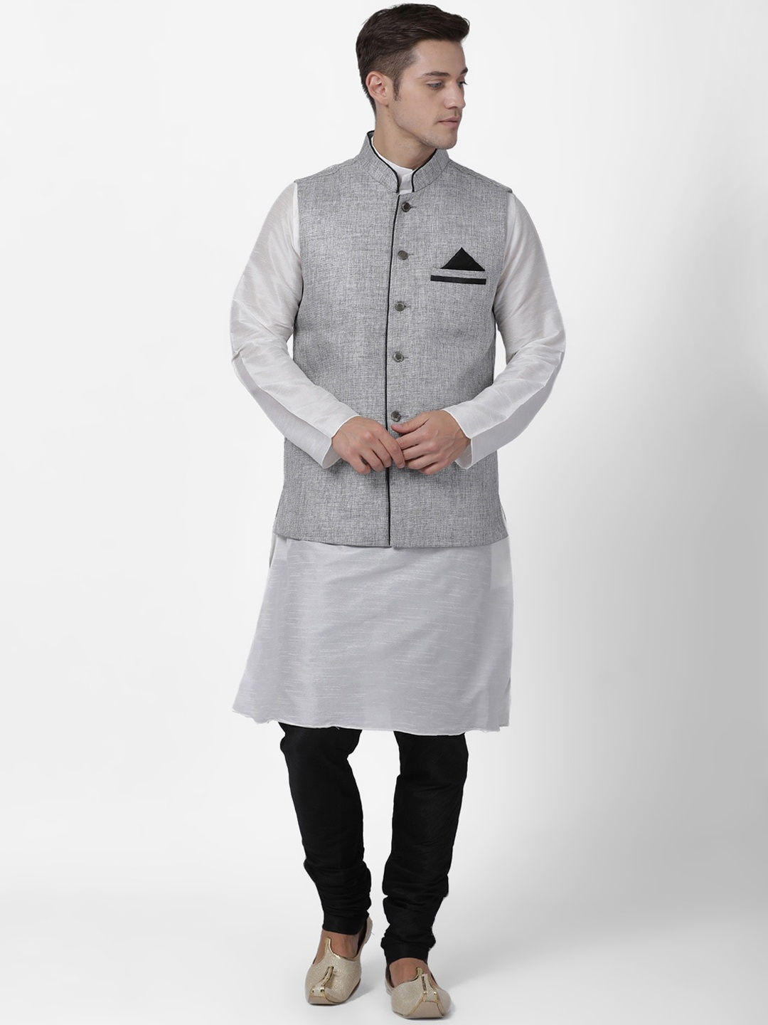

TABARD Men White Solid Kurta with Churidar & Nehru Jacket