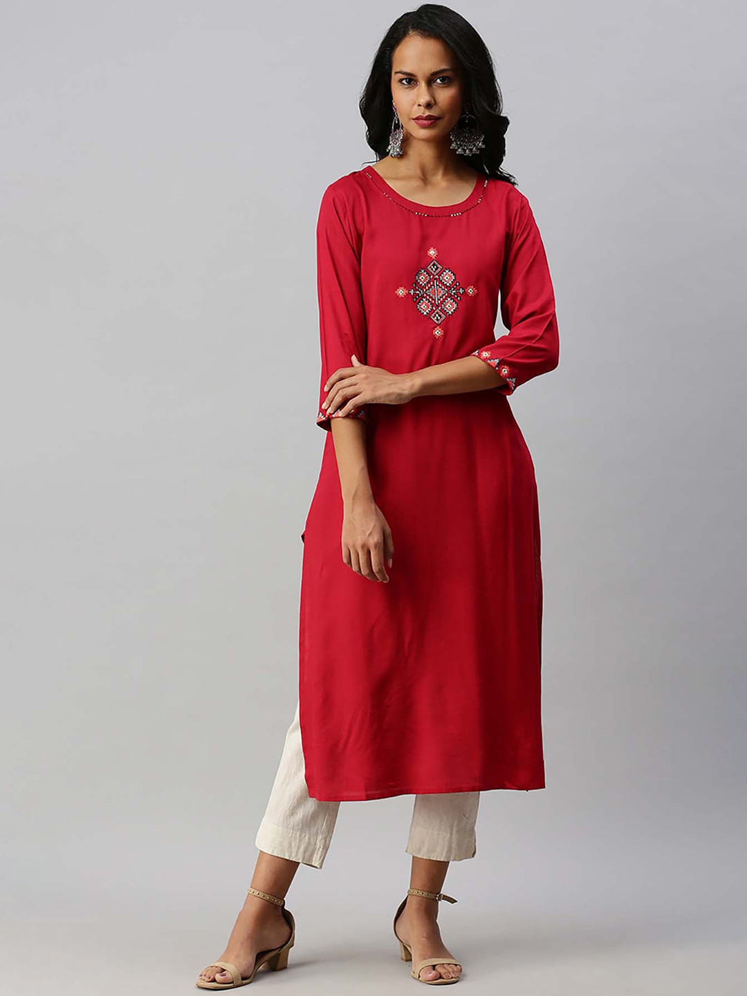 

Soch Women Red & Grey Geometric Yoke Design Thread & Mirror Work Kurta