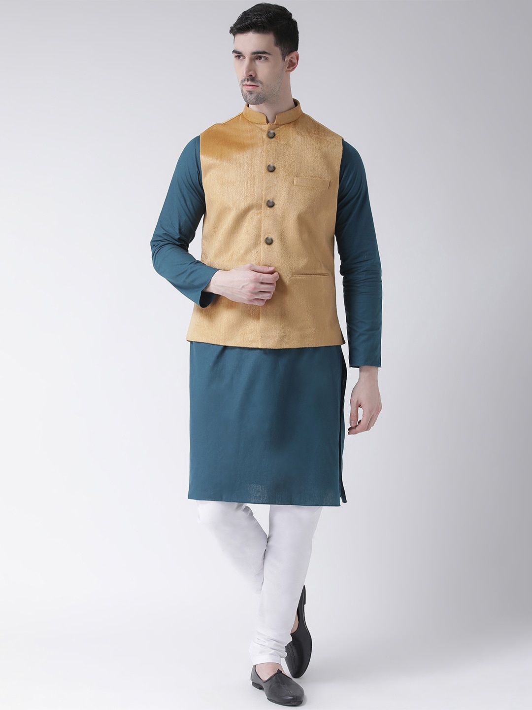 

TABARD Men Green Solid Kurta with Churidar and Nehru Jacket