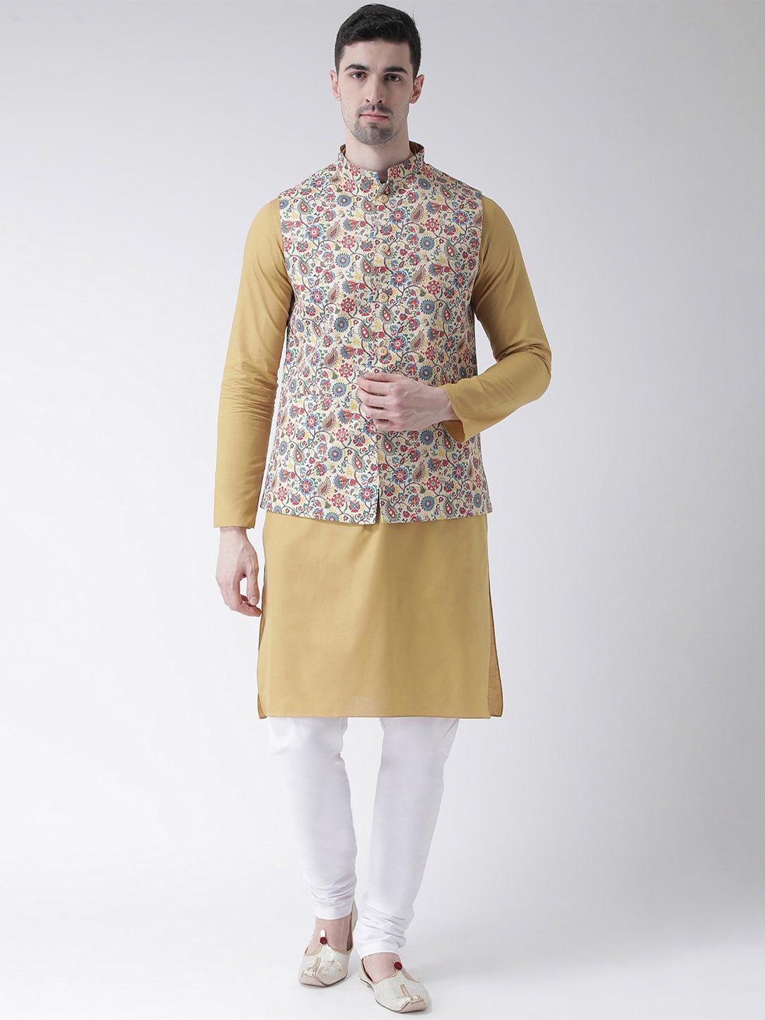 

TABARD Men Beige & White Solid Pure Cotton Kurta Set with Nehru Jacket