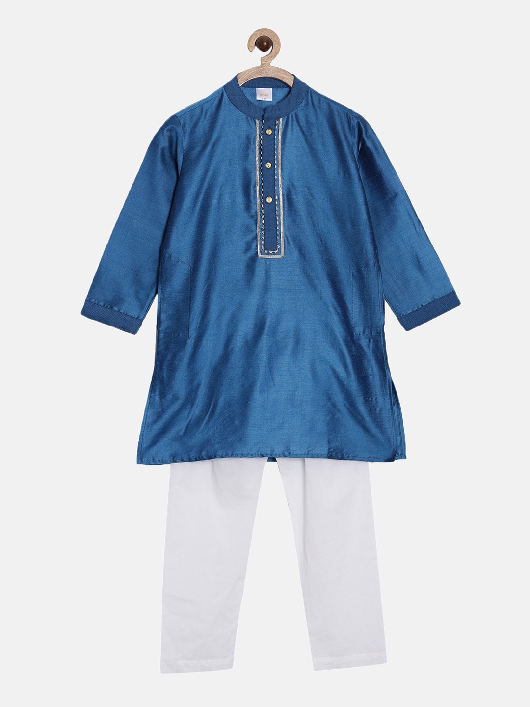 

Aomi Boys Blue Solid Kurta with Pyjamas
