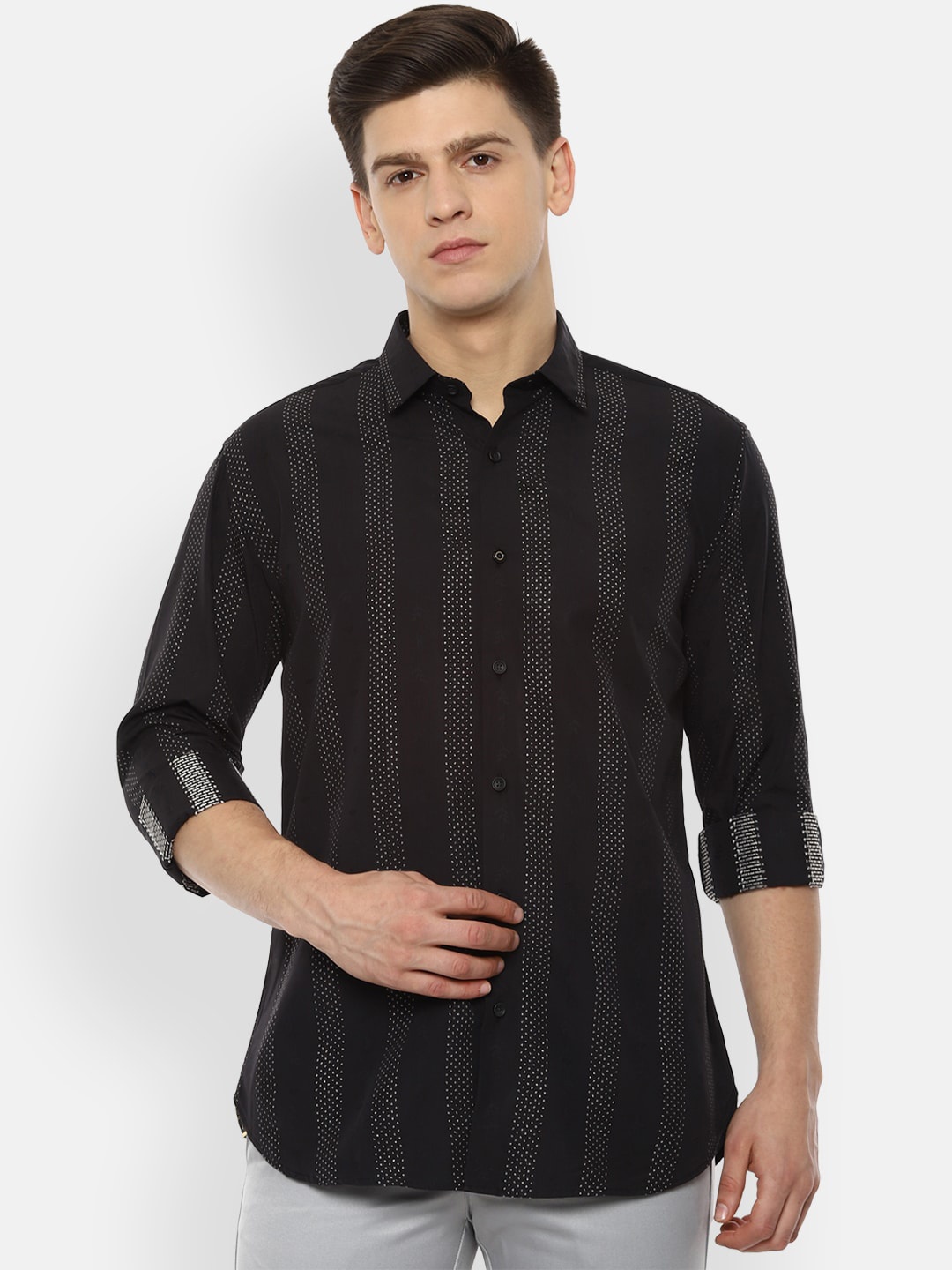 

V Dot Men Black & Off White Slim Fit Striped Casual Shirt