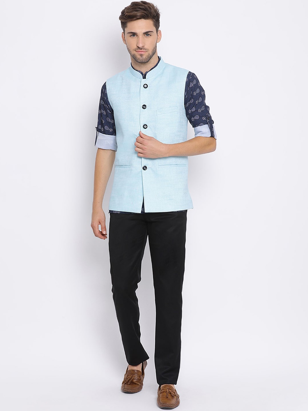 

Hangup Men Navy Blue & Black Solid Linen Kurta with Pyjamas & Waistcoat